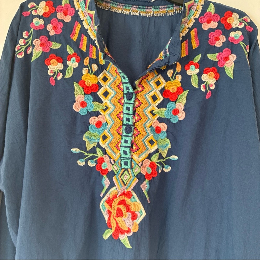 Johnny Was blue embroidered tunic size XL - Picture 3 of 4